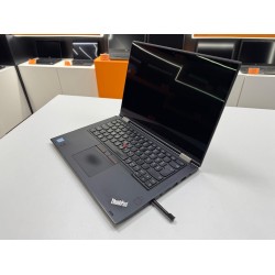 Lenovo ThinkPad Yoga 370 használt laptop | ceruzával | karcos kijelző 